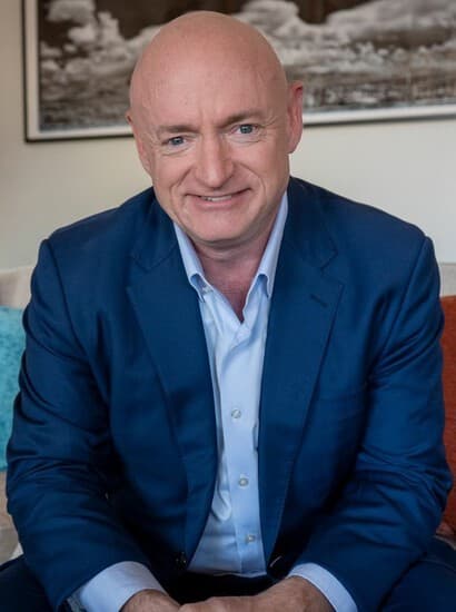 Official congressional portrait of Mark Kelly (public domain)